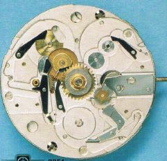 CONTADOR DE HORAS DEL CRONÓGRAFO Y CALENDARIO CON FASES LUNARES
